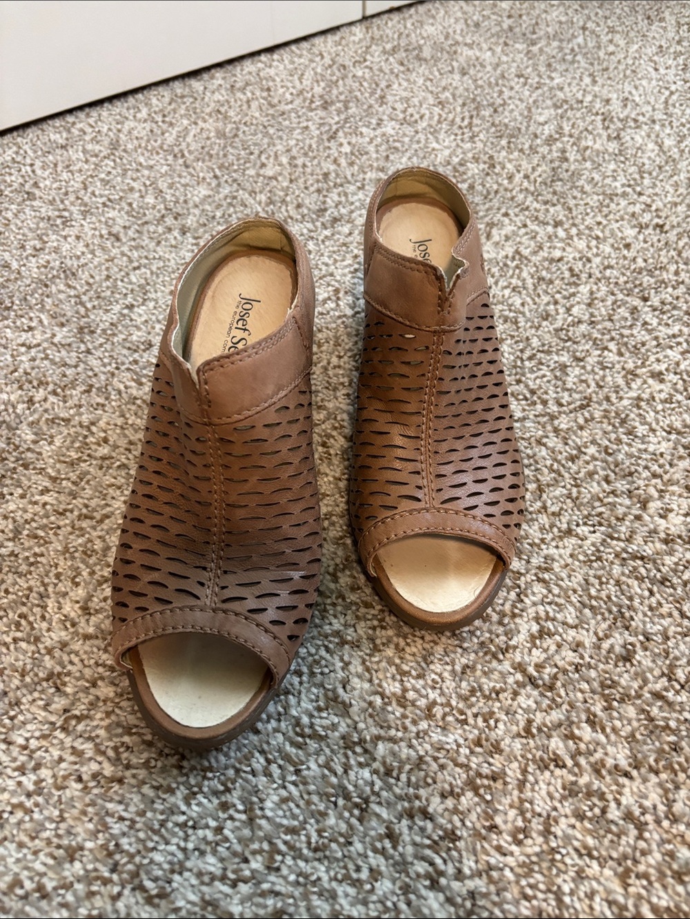 Josef Seibel Womens Cutout Open-Toe Block Heel Mules in Brown - Picture 4 of 6